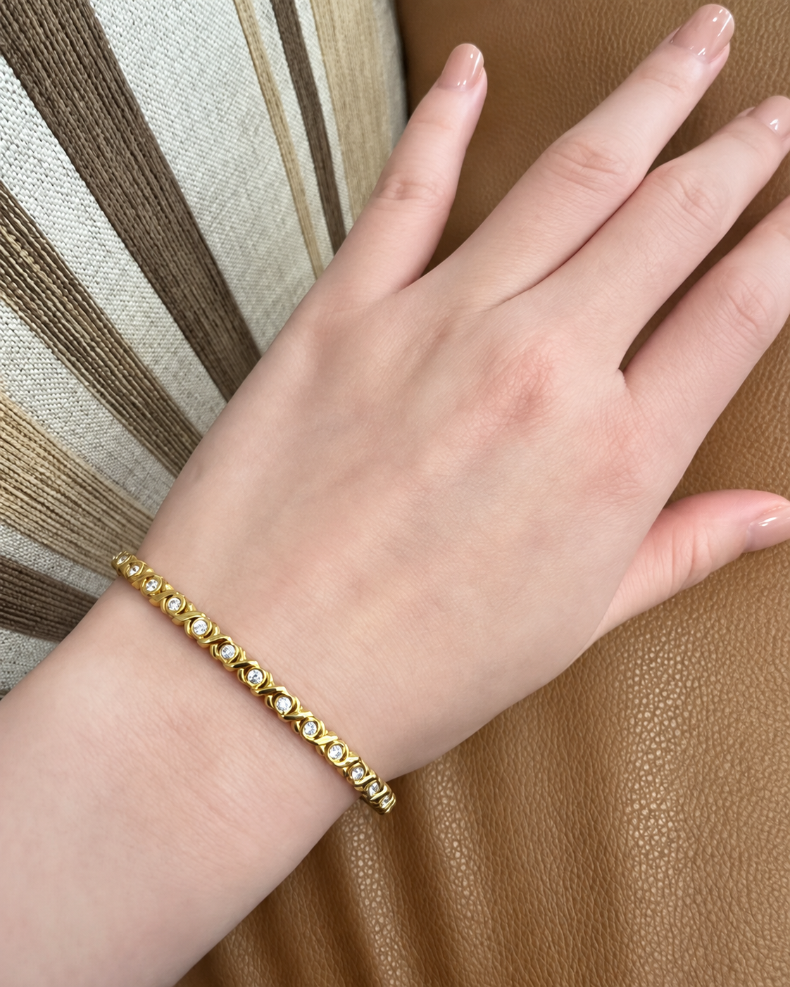 Livia Twist Bangle