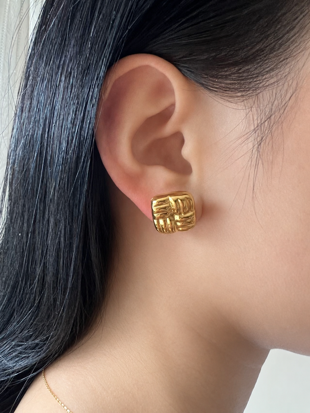 Naya Textured Square Stud Earrings