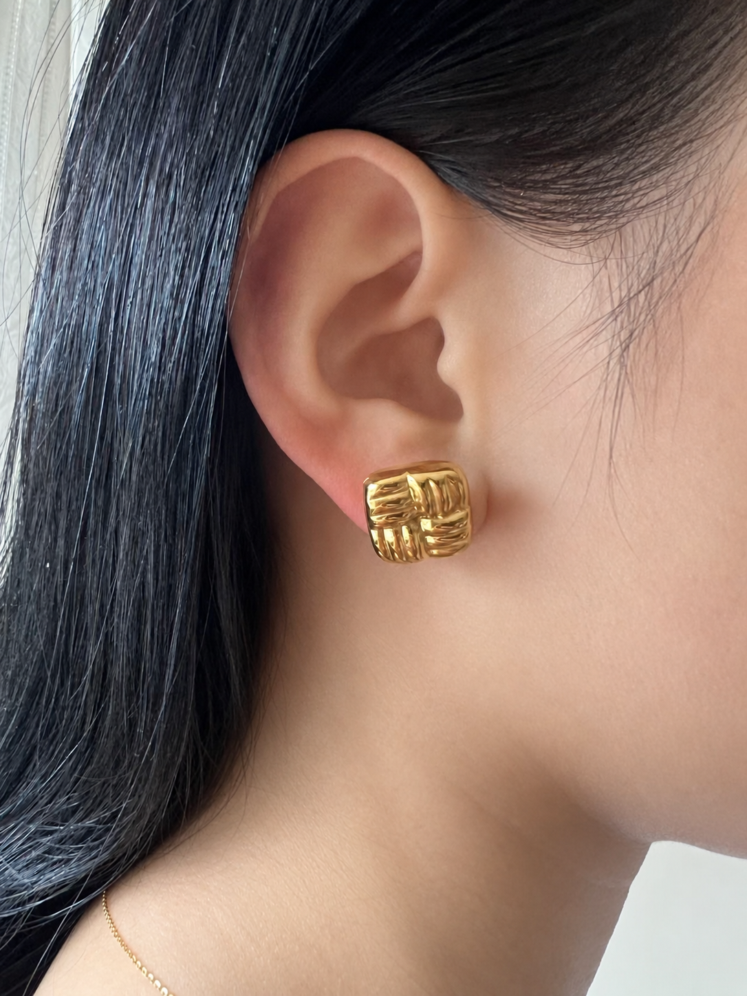 Naya Textured Square Stud Earrings